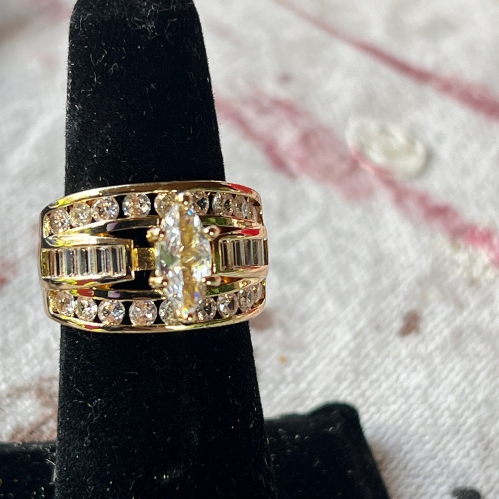 Fashion Jewelry Gold and Silver Art Deco Ring - Picture 12 of 13